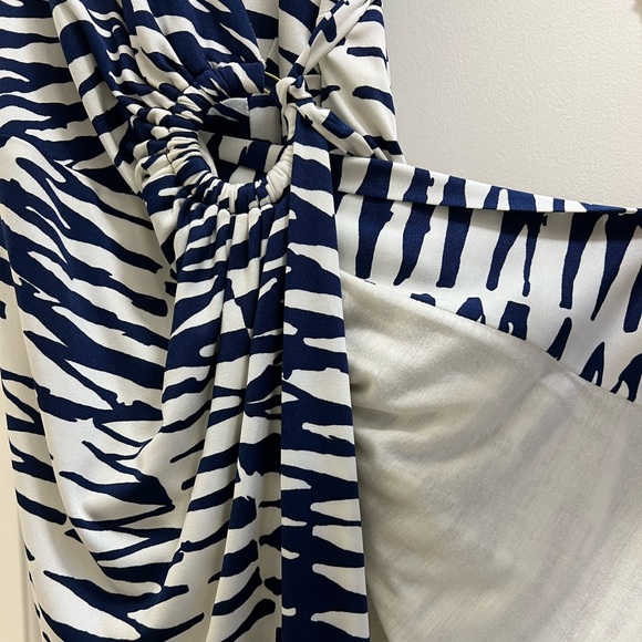 Trina Turk 100% Silk Ring Closure Wrap Dress Zebra Print Blue/White - Picture 7 of 9